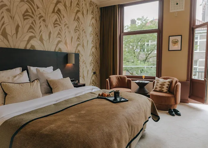 Amsterdam Places to Stay